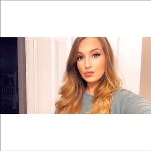 Meet your Posher, Alexis